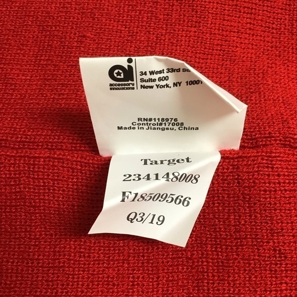 The Elf on the Shelf Knit Beanie Red Hat Snow Ski Cap Christmas Tradition 2019 - Picture 8 of 11